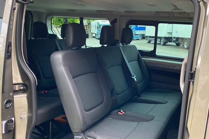 Private transfer from Lucerne to Zurich Airport - Families and ski equipment