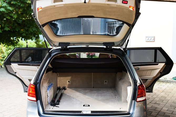 Private transfer from Zurich City to Zurich Airport - The airport drop-off can vary by vehicle and terminal access