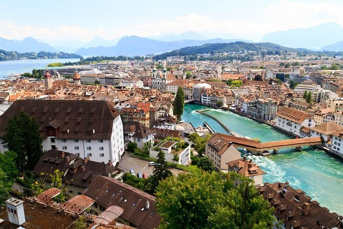 Private Transfer: Lucerne to Zurich Airport ZRH by Business Car - Leaving Lucerne without a station change