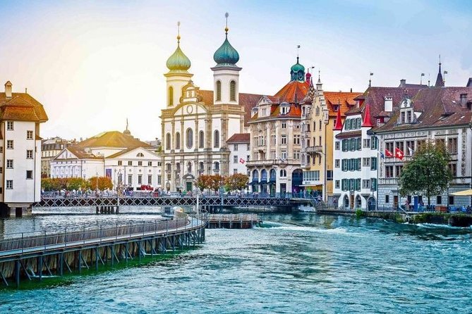 Private Transfer: Lucerne to Zurich Airport ZRH by Luxury Van - Why the private format can be worth $205.65