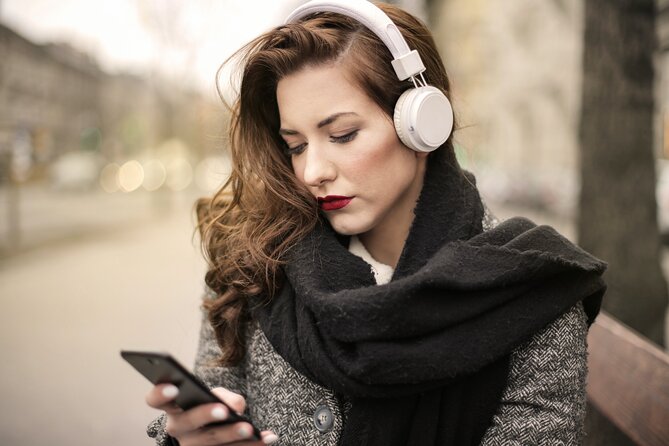 Self-Guided Audio City Tour in Zurich - Lindenhof Hill and Zurich’s best pause