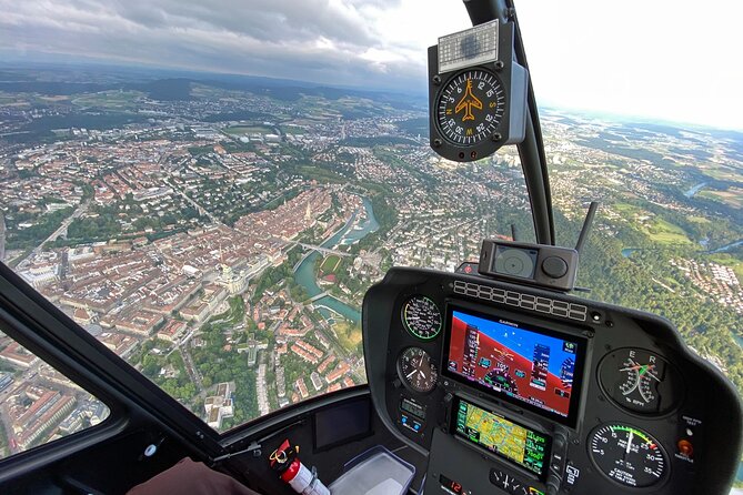 Swiss Capital city helicopter sightseeing tour - the ideal flight to see Berne - The old town and the Aare’s great curve