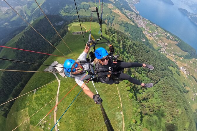 Tandem Paragliding Flight in the Lucerne Region - Safety, comfort, and the pilot team