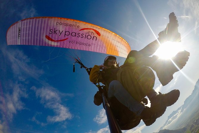 Tandy paragliding - Getting ready for an easy tandem takeoff