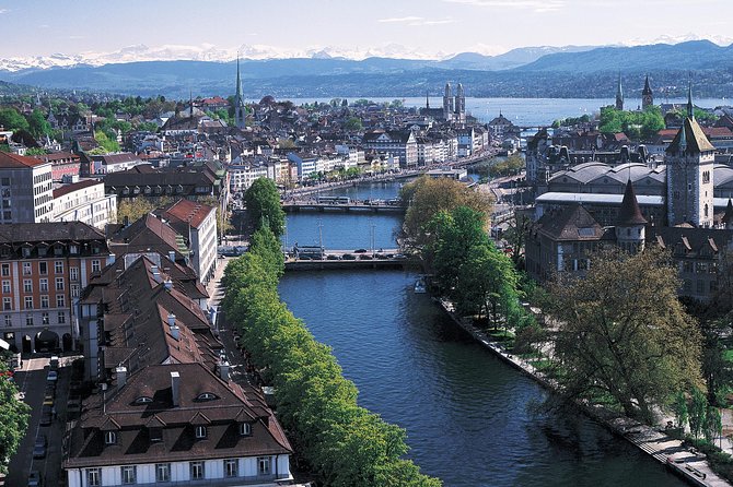 The Great Tour of Zurich by Bus and Boat - Finishing at Bürkliplatz