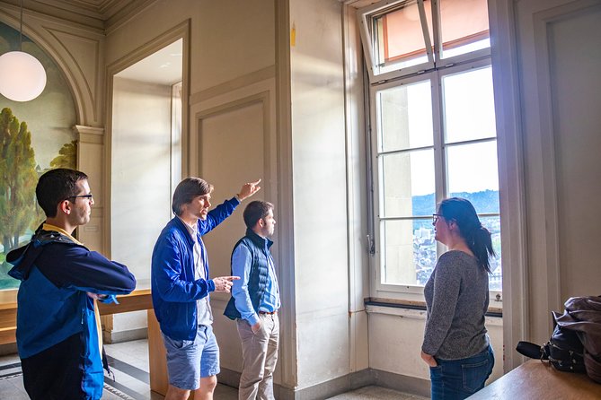 The Secret Doors of Zurich - Stories that turn old stones into a city history