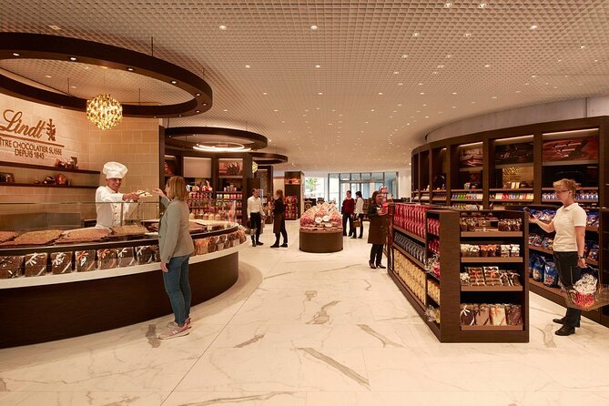 Tour in Lindt Home of Chocolate Museum From Zurich With pickup - Pickup reliability and communication
