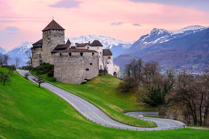 Trip to 4 Countries: Liechtenstein, Austria, Germany, Switzerland - What this Zurich day trip is really trying to do