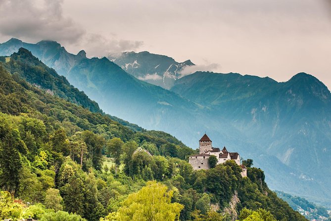 Trip to 4 Countries: Liechtenstein, Austria, Germany, Switzerland - Vaduz: a compact introduction to Liechtenstein