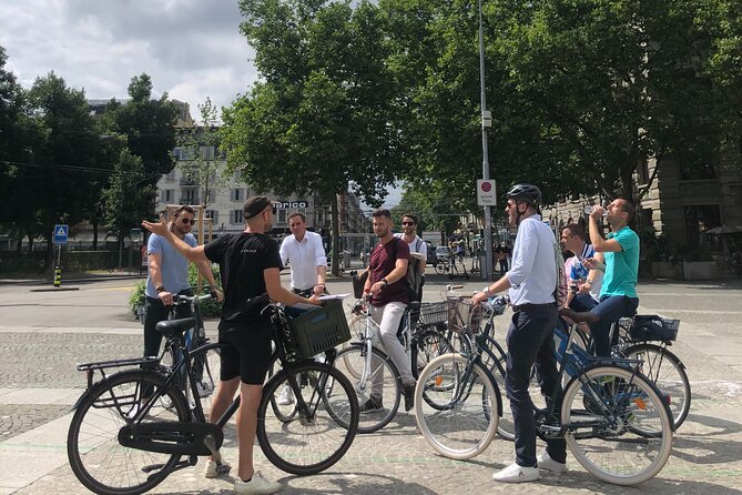 Urban Bike Tour Zurich - Lake Zurich, Quaibrücke, and the Old Town