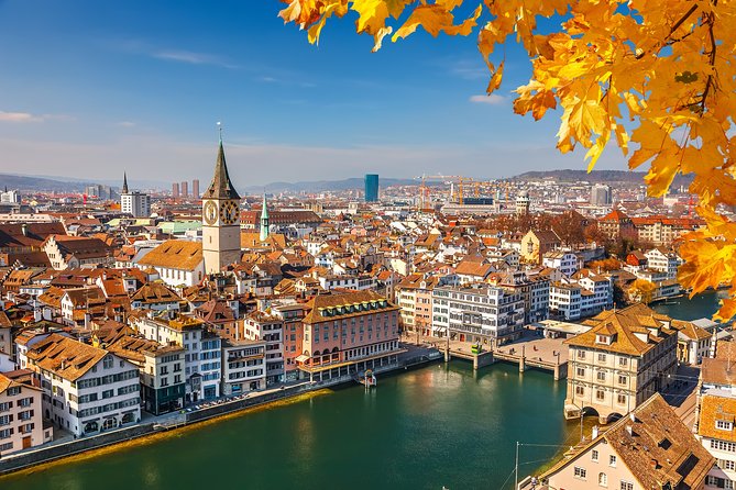 Walking tour of Zurich - your first overview of the city (Private Tour) - Bahnhofplatz to Bahnhofstrasse: a quick start in central Zurich