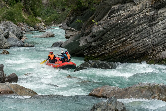 Whitewater Action Rafting Experience in Engadin - Why the Inn River makes this a special rafting trip