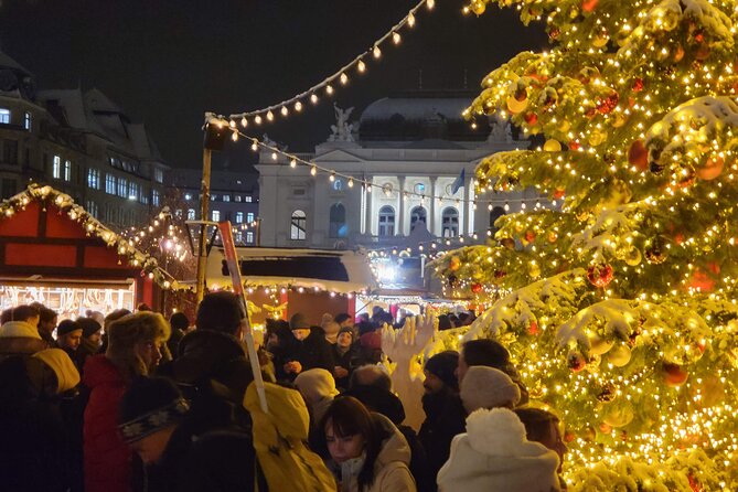 Zurich Christmas Market Tour - The Singing Christmas Tree at Walcheplatz
