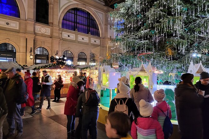 Zurich Christmas Market Tour - Forty minutes at Bellevueplatz and Zurich Wiehnachtsdorf