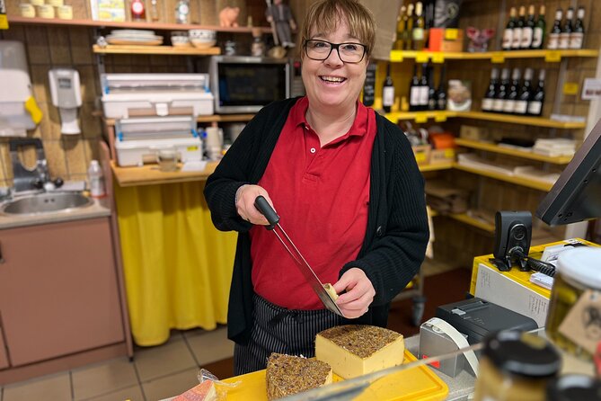 Zurich Food Tour with 10 Local Delicacies, Cheeses & Chocolates - Paradeplatz and the Swiss Chocolate Connection