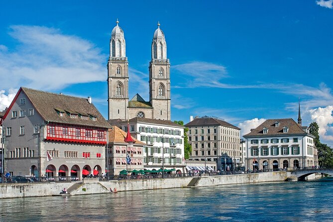 Zurich Highlights City Tour with Optional FIFA Museum Ticket - Lake Zurich Photo Stop