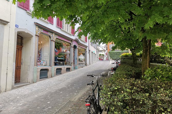Zürich Historic District Tour - Spiegelgasse and Lenin’s Zürich address