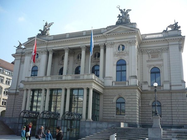 Zürich Private Walking Half-Day Trip with optional Lake Cruise - Key points at a glance