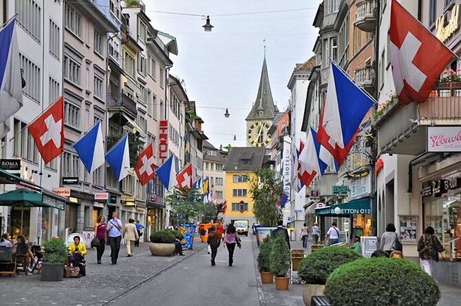Zurich Small-Group Walking Tour Including a Lake Cruise - Lindenhof, Zurich’s calm hilltop pause
